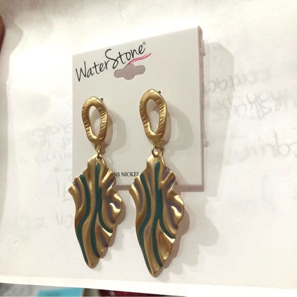 Gold Green Striped Leaf Shaped Dangle Earrings NICKEL FREE - Picture 5 of 7